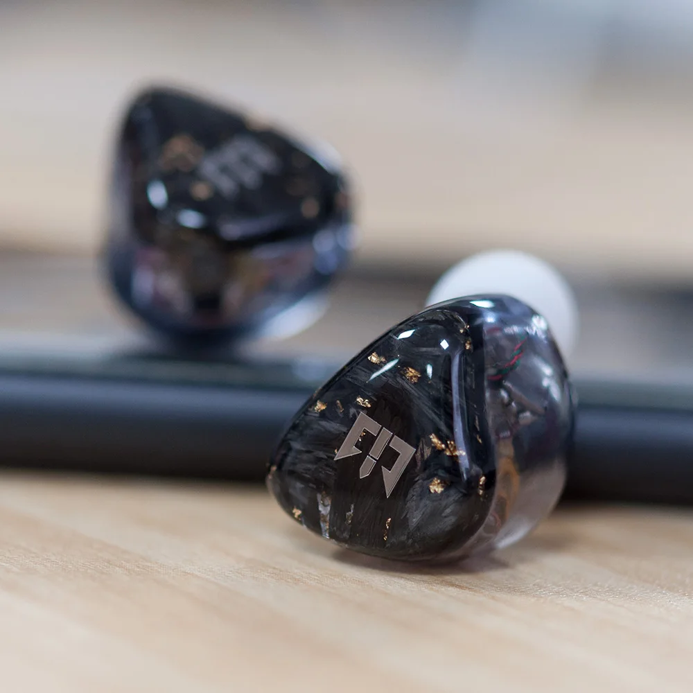 TRI Starlight 4 электростатических блока управления + 2 сбалансированных арматурных