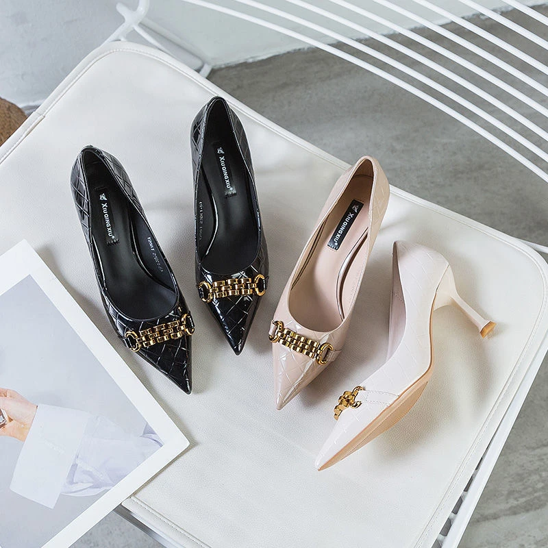 

Новинка весна-лето 2021, модная простая темпераментная обувь, металлическая декоративная женская обувь на тонком каблуке, сандалии