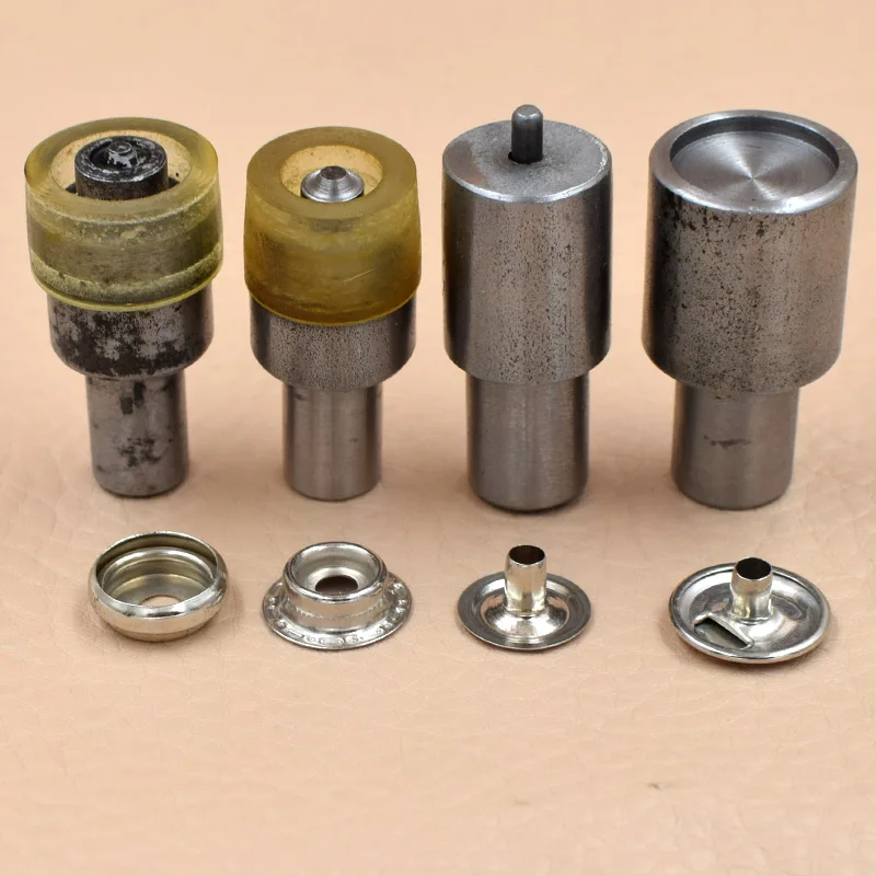 Специальная форма для электрической кнопки. Инструмент кнопок. Установка