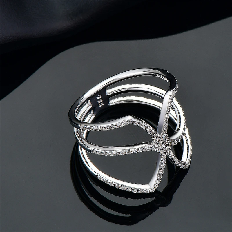 

Женское кольцо из серебра 925 пробы, с фианитом