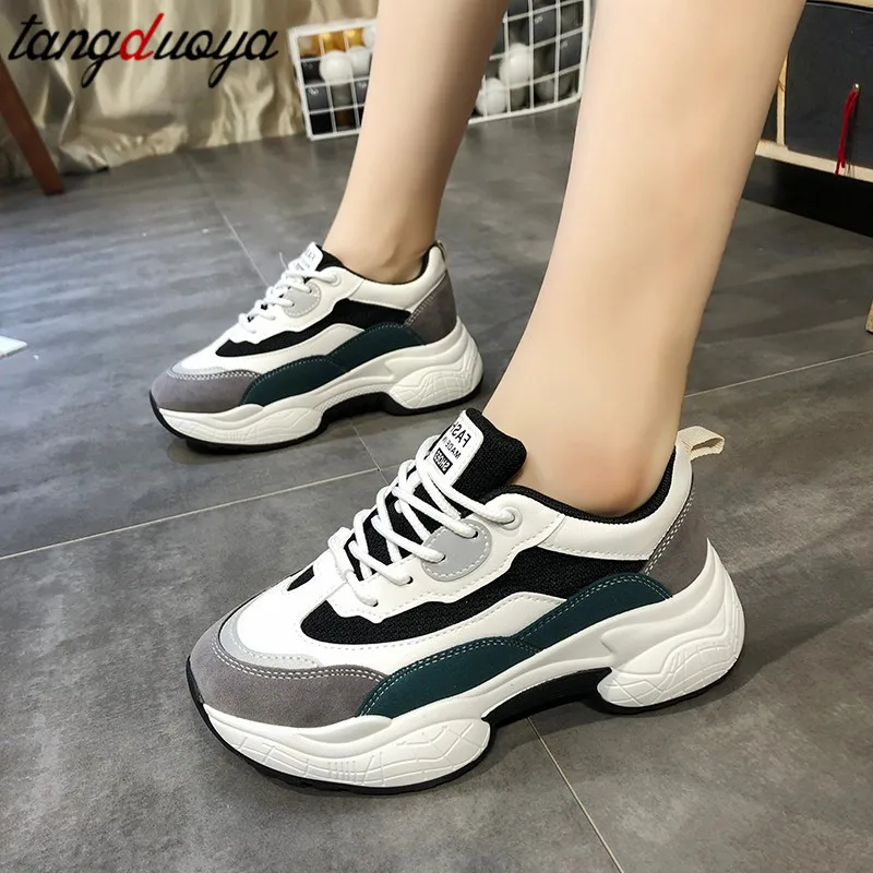 Женские кроссовки на толстой подошве увеличивающие рост для бега Женская