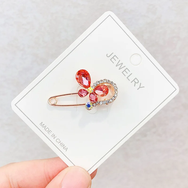 

Fashion Insect Pins Butterfly Clear Red Blue Rhinestone Brooch Pin Dress Decoration Buckle Pin For Men Women Jewelry Accessories