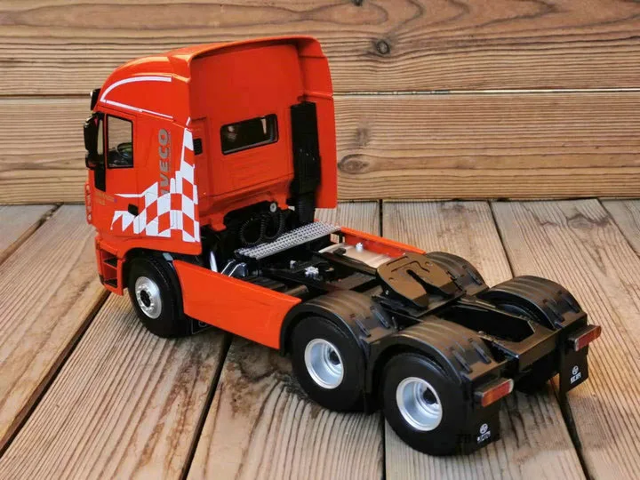 1:24 трактор IVECO Hongyan Jieshi C500 полуприцеп литые под давлением и модели игрушечного