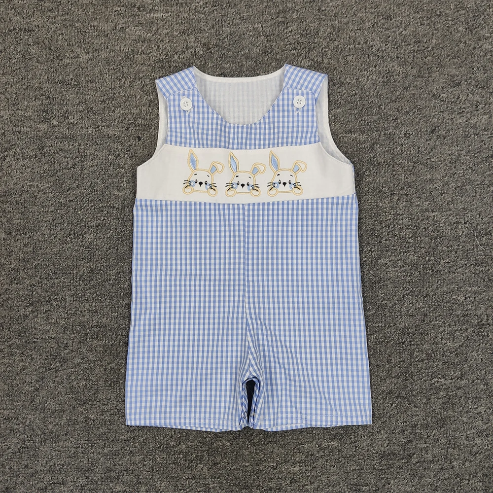 

Детский комбинезон в клетку, с вышивкой, без рукавов