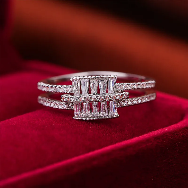 Милое женское геометрическое кольцо из циркония серебряного цвета обручальное