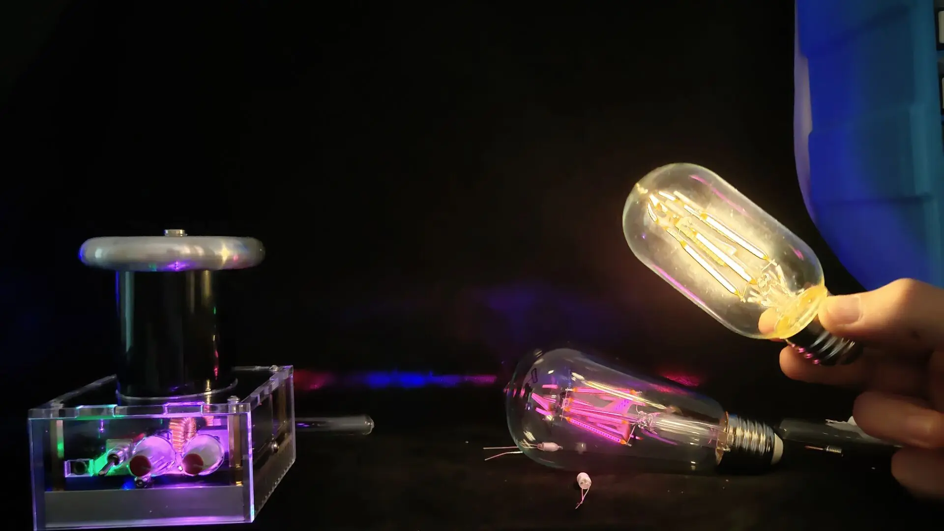 Tesla Coil искусственно инициированный светильник ning беспроводной на