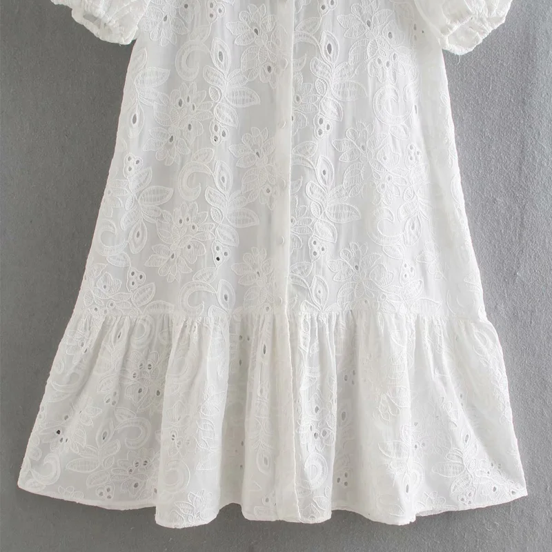 

2021 Summer Women's V-neck Mid-length Sleeve Hollow Embroidery Dress Casual Solid Color Maxi Dresses for Women