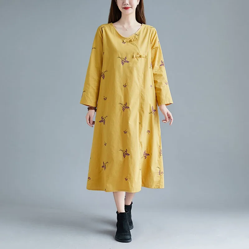 

Plus Size Women Cotton Linen Long Dress New 2020 Autumn Vintage V-neck Floral Embroidery Loose Female Casual Dresses S2531