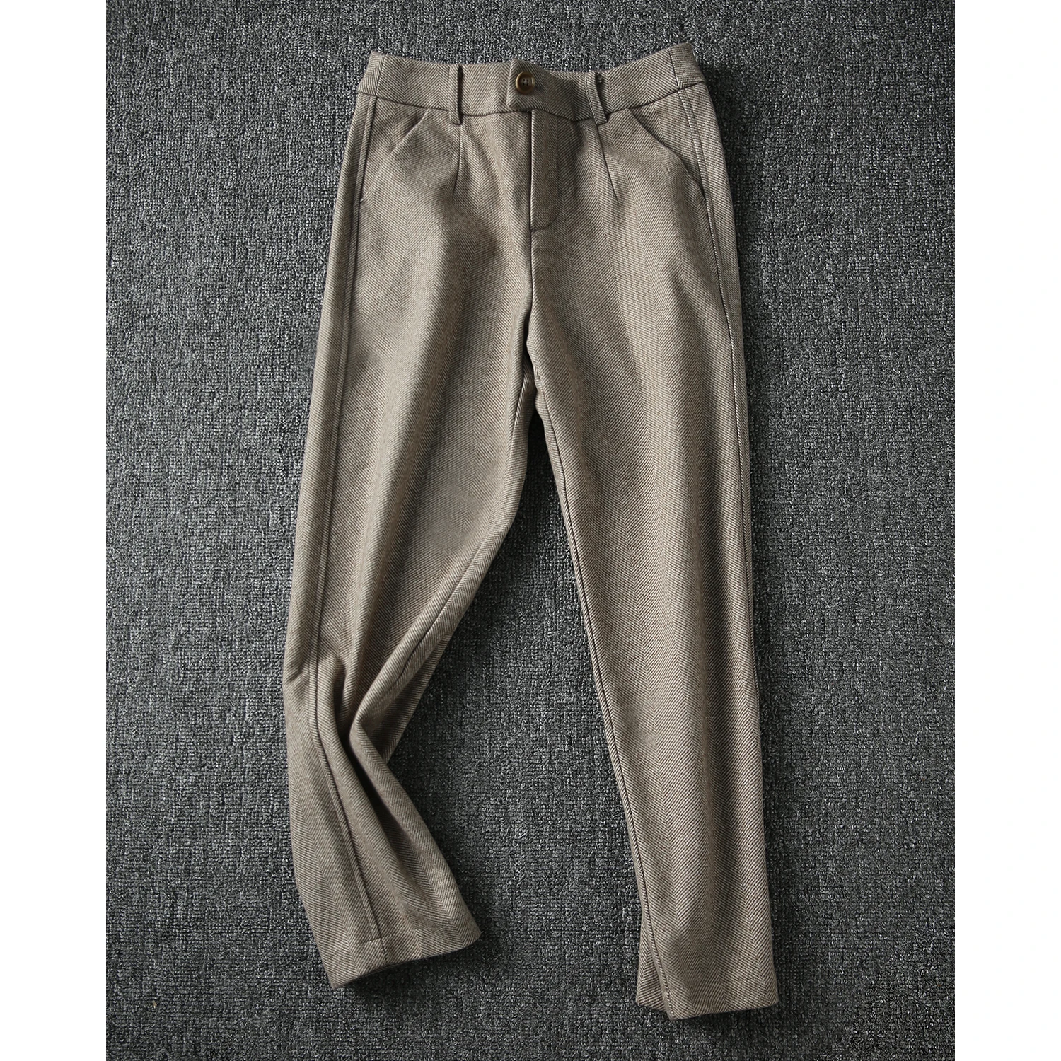 

Wear straight chopsticks legs! Burrows, tapered pants