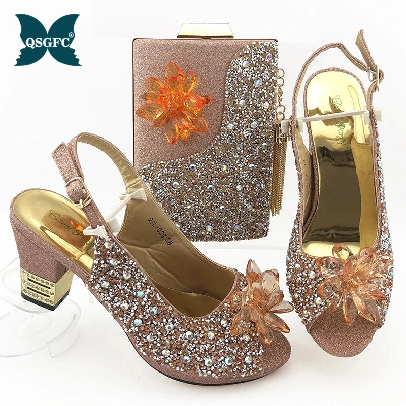 Лидер продаж Женские итальянские туфли с открытым носком и сумочка в комплекте