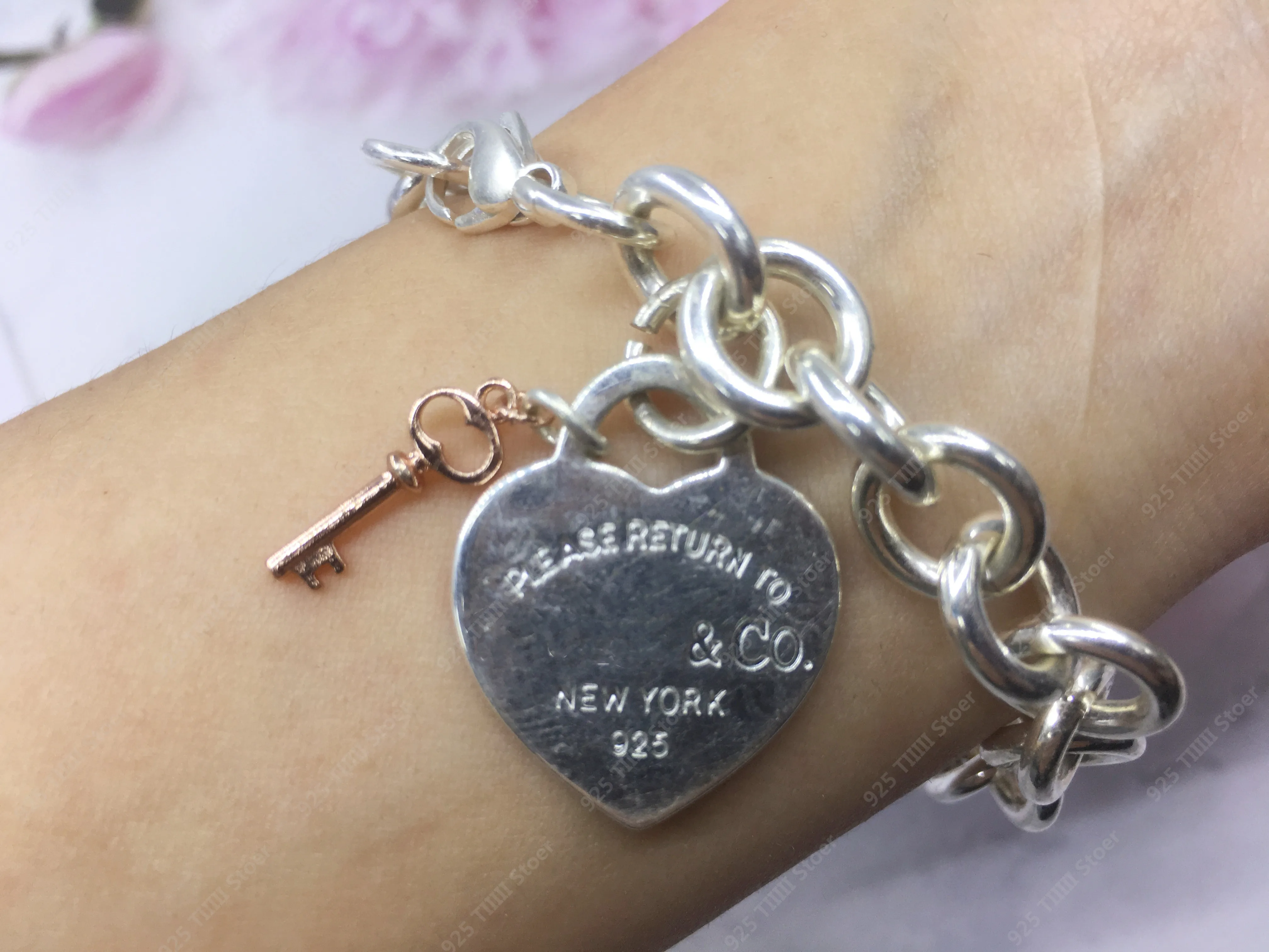 

Ms S925 pure silver heart-shaped key bracelets, high quality jewelry, original 1:1, holiday gifts