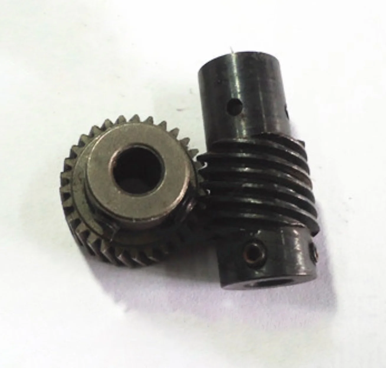 

Ratio:1:5 Metal Worm Gear Reducer 90 Degree Right Angle Gearbox Gear