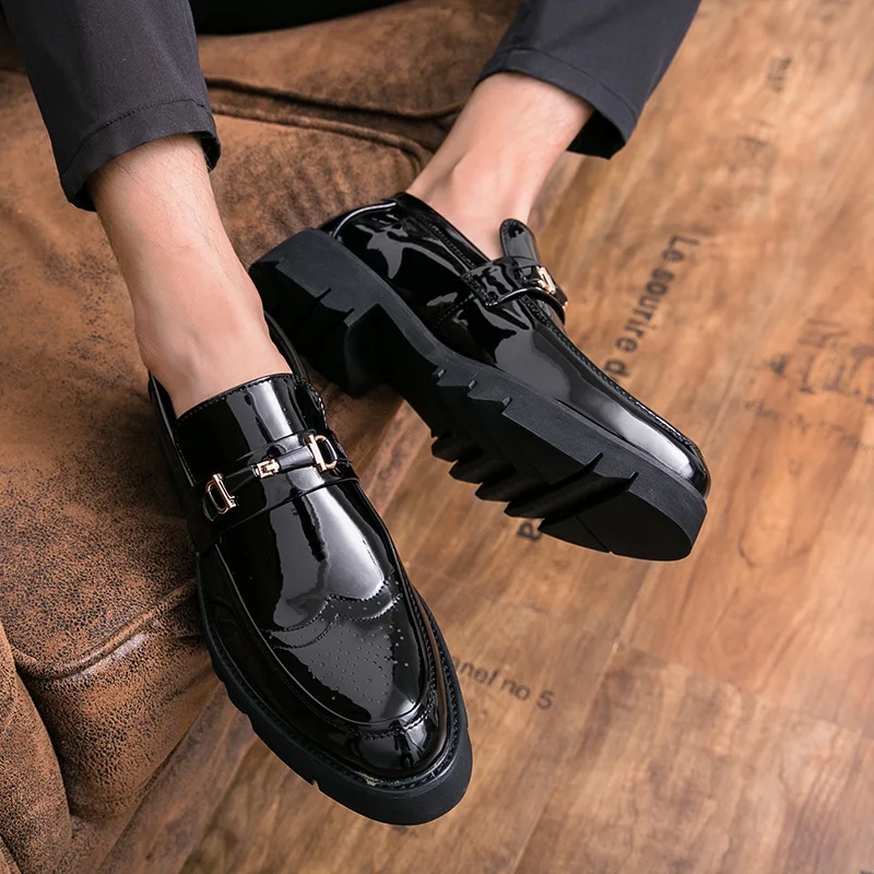 

Men Loafers 2020 Autumn PU Leather Shoes Fashionable Brogue Dress Shoes Men Business Formal Shoes Slip on Male Flat Loafers