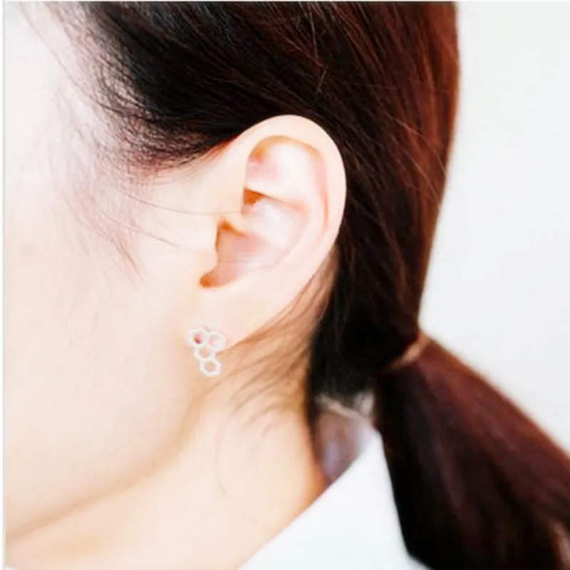 Fashion Honeycomb stud earrings Gold-color/silver plated/rose Gold-color Hexagonal shape ear studs wholesale | Украшения и
