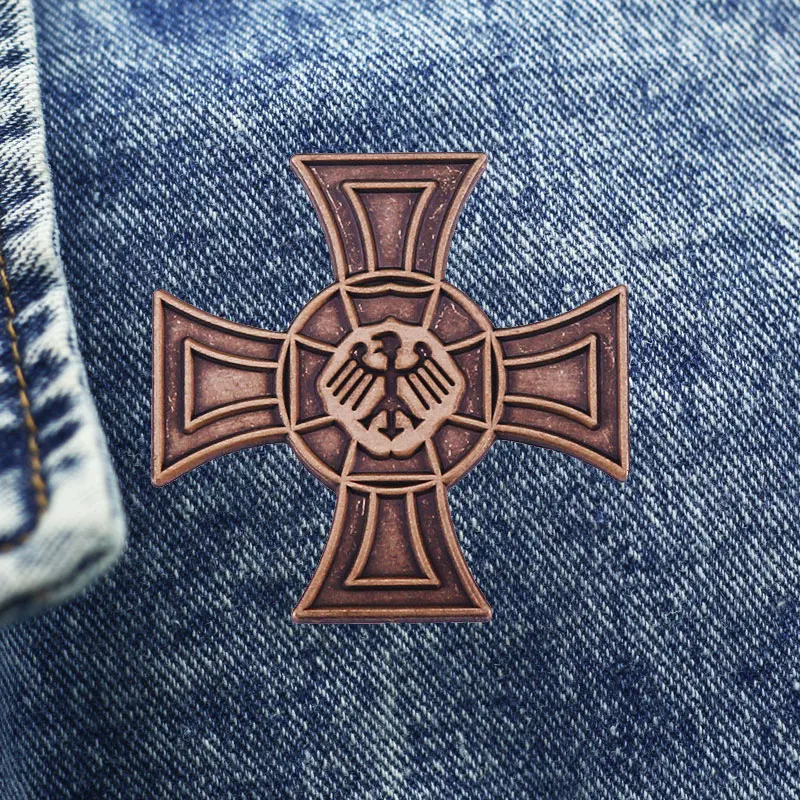 Интересный винтажный крест с орлом Металлический Эмалированный значок