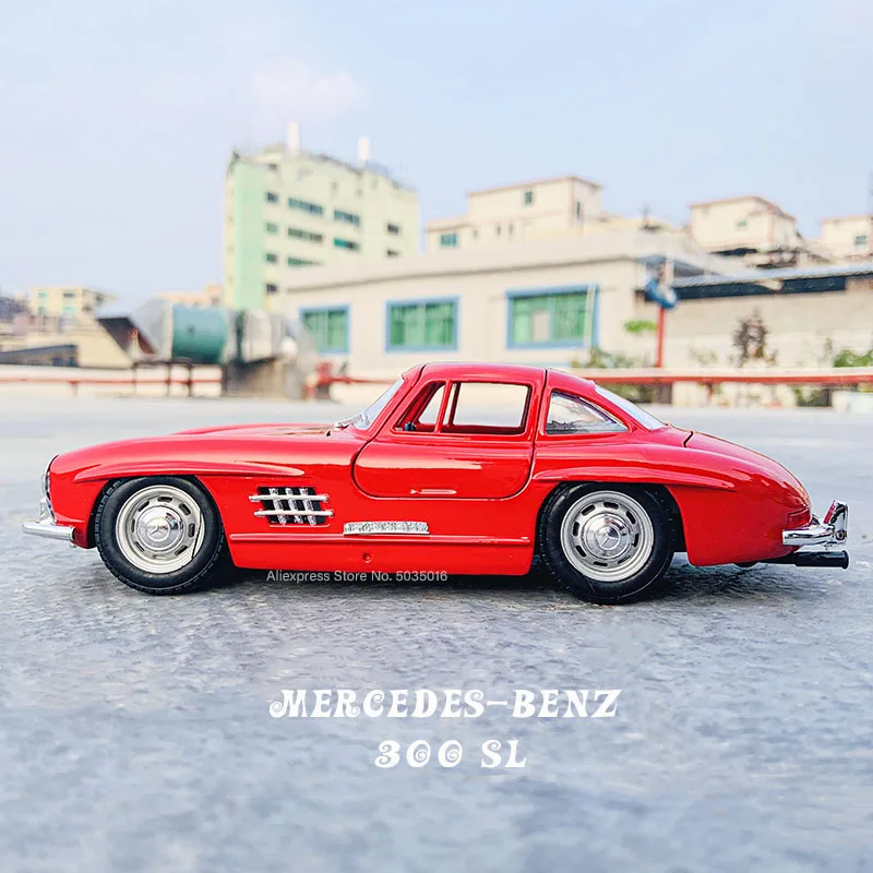 Модель автомобиля Mercedes 300 SL