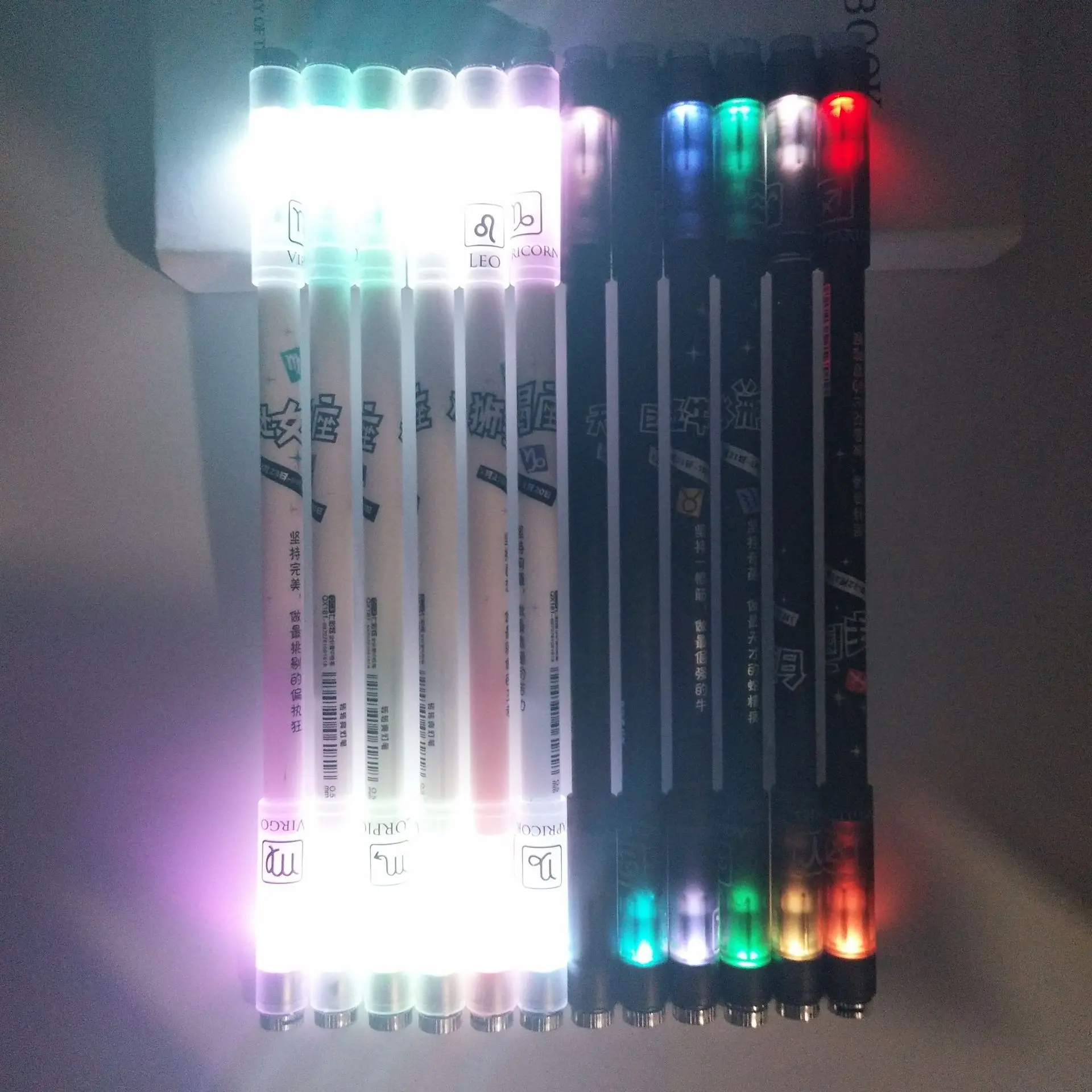 * Светящиеся 12 созвездий поворотная ручка Креативные нейтральные ручки