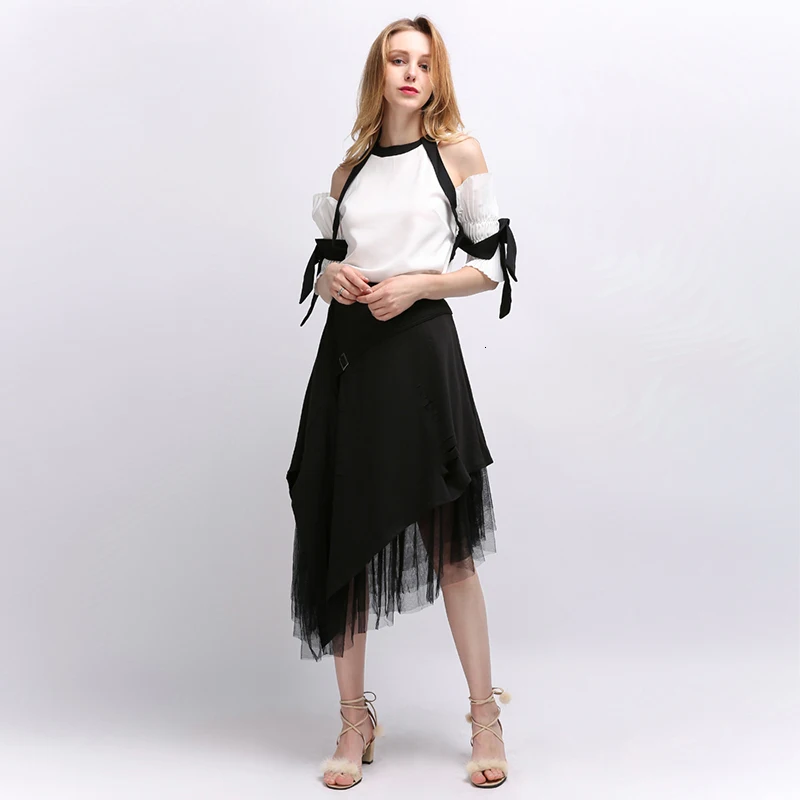 TWOTWINSTYLE летняя блузка с открытыми плечами для женщин, о-образный вырез, половина рукава, облегающая плиссированная рубашка, женская модная одежда, новинка