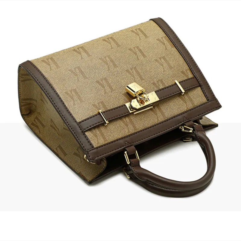 

High Quality PVC Women Bags 2021 New Fashion All Match Retro Prints One Shoulder Bags Ladies Designer Purses Wallet on Chain Cc