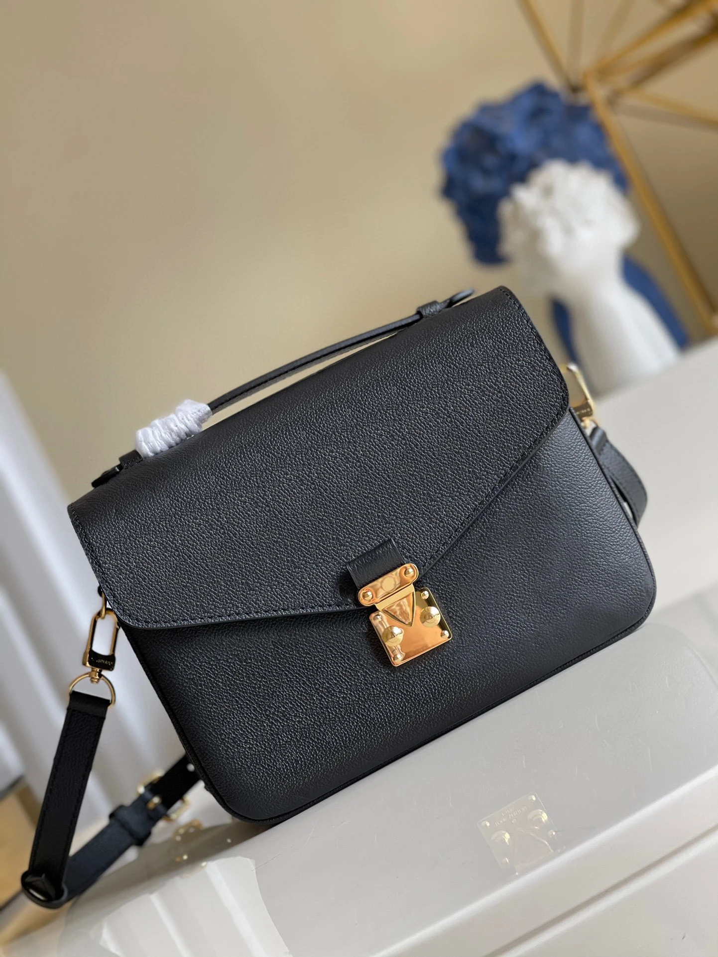 

New high-quality customized luxury brand women's handbag shoulder messenger leather messenger bag presbyopia