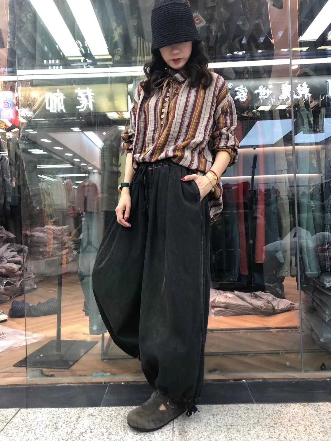 Зимние джинсы большие размеры женские свободные джинсовые штаны новинка