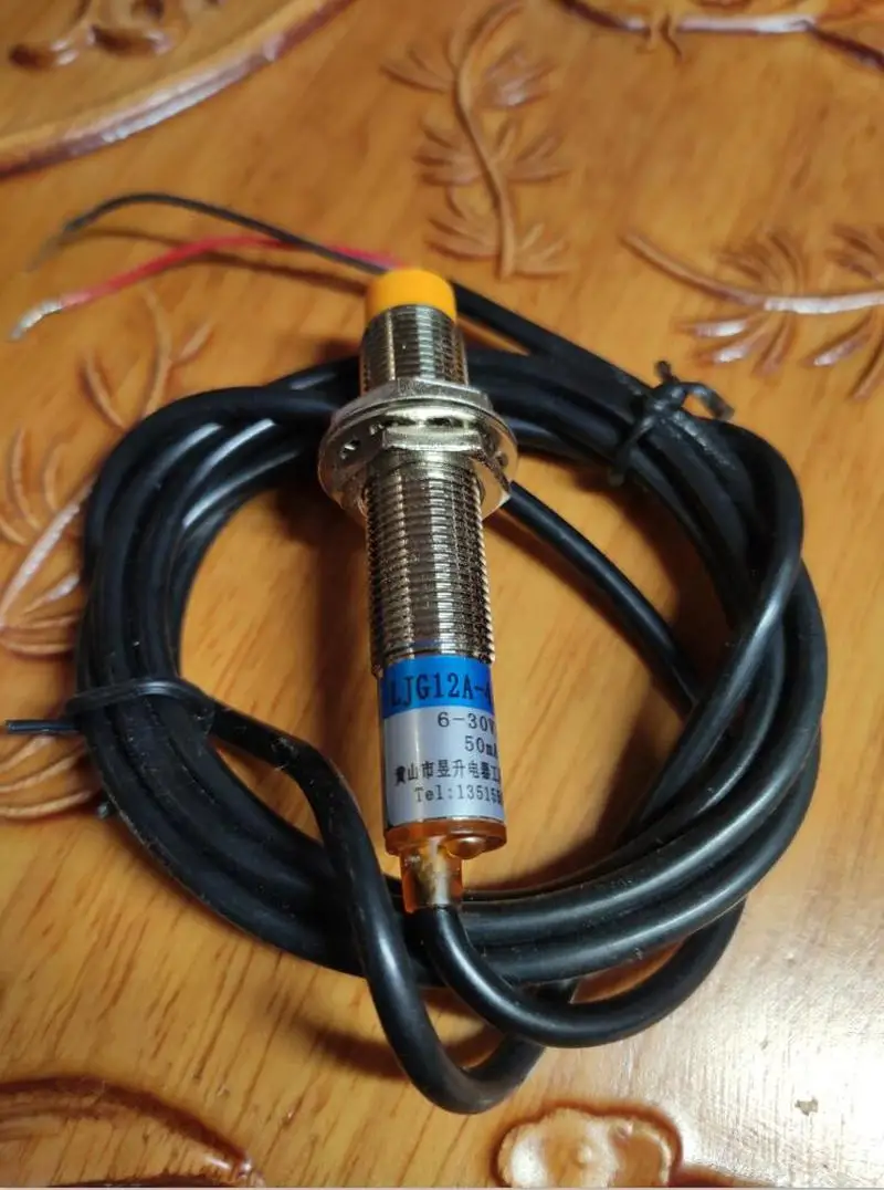 Датчик бесконтактный переключатель LJG12A 4/Z0AN2 цилиндрический M12 двухпроводной DC 24 V