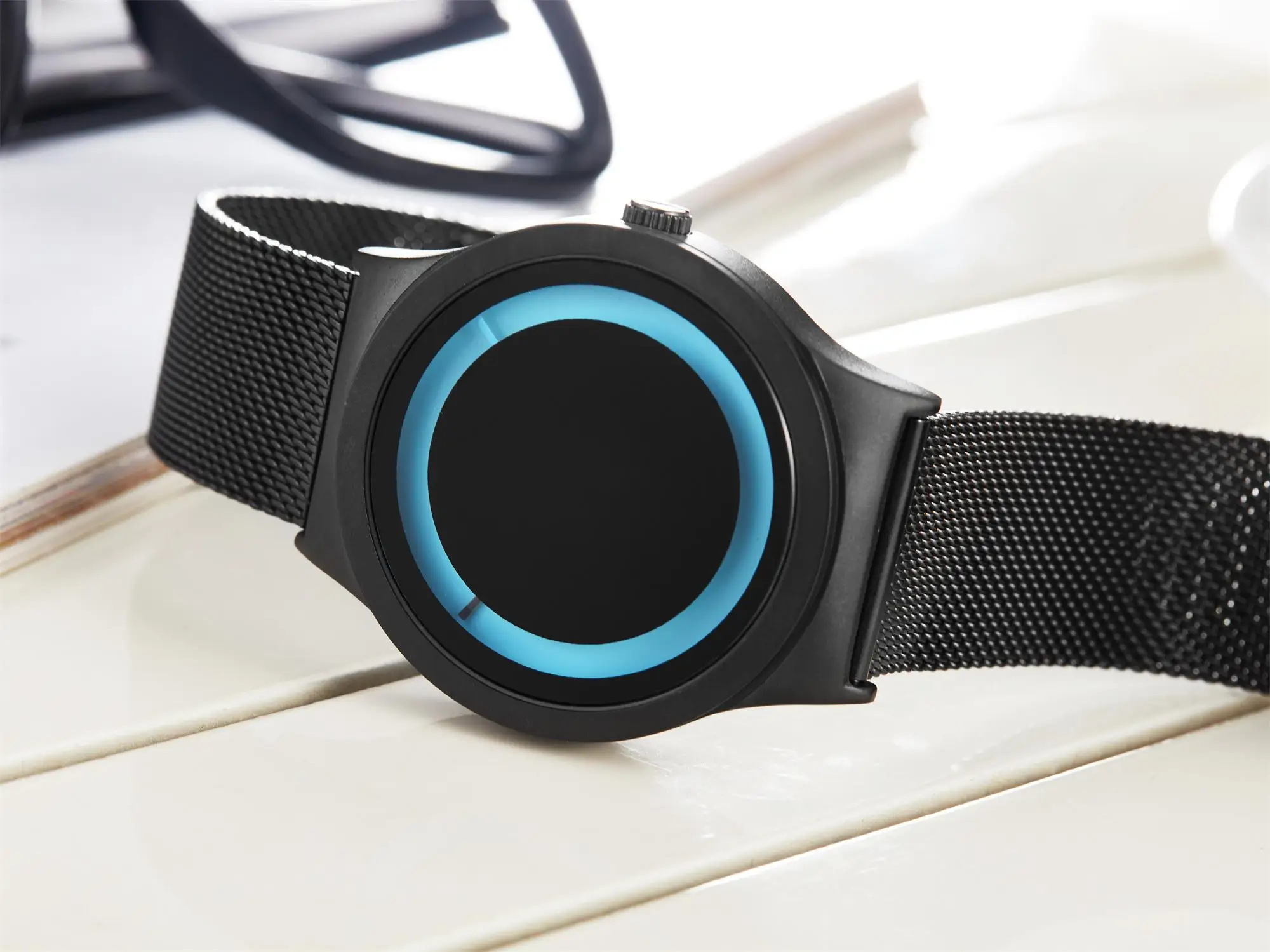 Minimalist Creative Watches For Women Fashion Simple Watches Sports Outdoor Quartz Wristwatches Diamond Dial Bracelet Magnetic