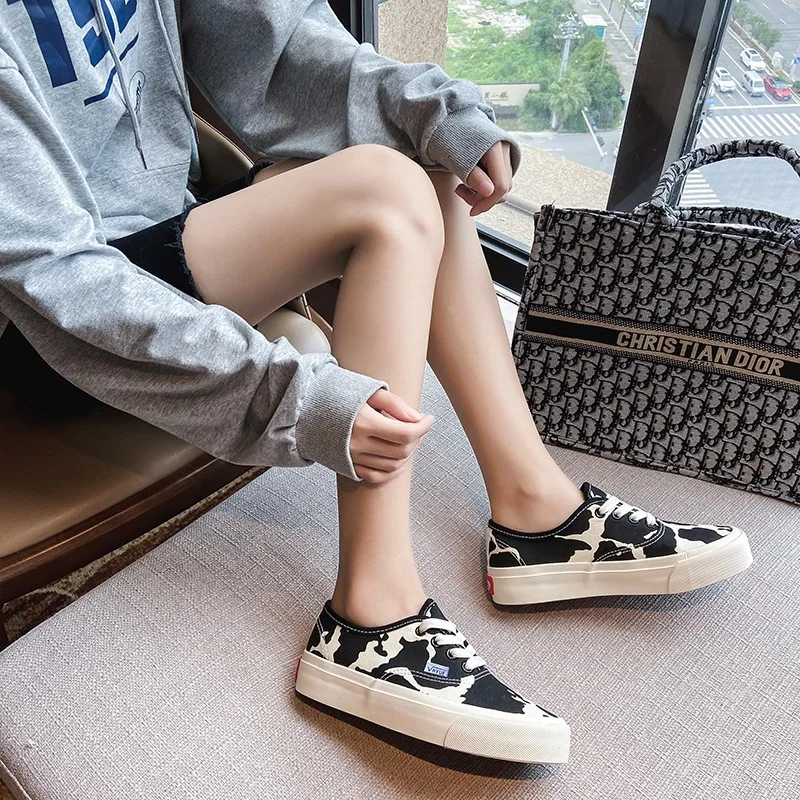 

New Leopard Print Canvas Women Shoes Casual Skate Sneakers Winter Shallow Platform Vulcanized Shoes Female Zapatillas de Deporte