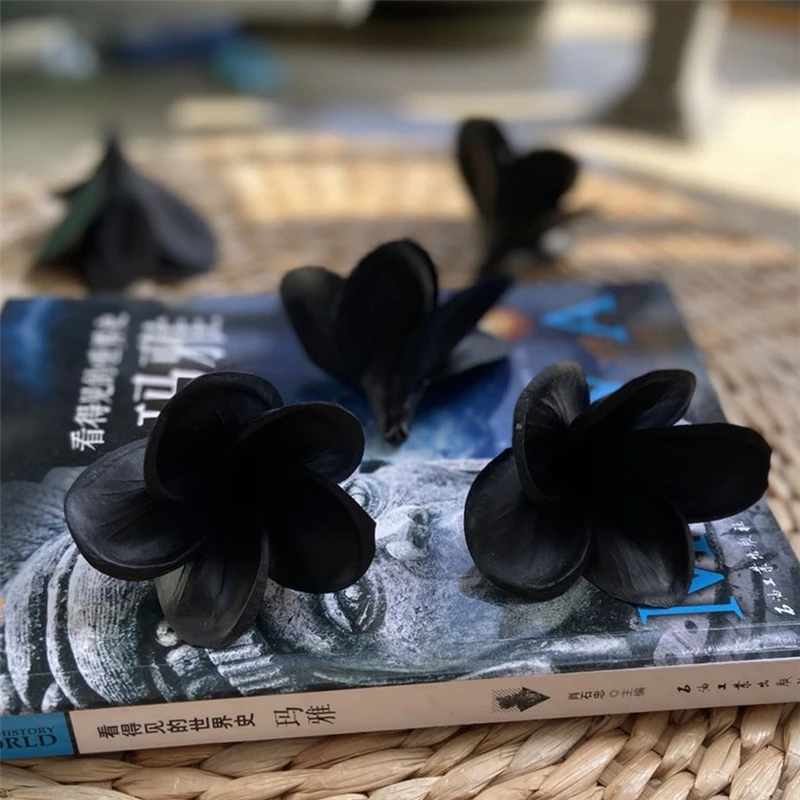 black Ярко-розовый/фуксия frangipani Plumeria настоящие на ощупь цветы головки Торт Топперы Свадебные украшения 100 шт в партии - Цвет: black