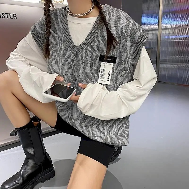 

2021 Fall New Zebra Pattern Knitted Vest All-match Korean Loose V-neck Retro Vest Long Winter Sweater Women Clothes