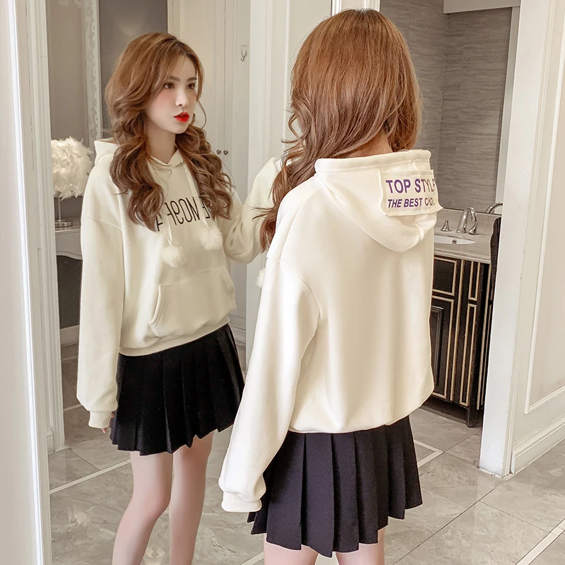 Фото Hoodie Shirt Women'S Pullover Round Neck Long Sleeve Gold Velvet Hair Ball 2019 Winter New Plus Thick Loose Fleece Jack Женская Hoodie Shirt Women'S Pullover Round Neck Long Sleeve Gold Velvet Hair Ball 2019 Winter New Plus Thick Loose Fleece Jack Женская