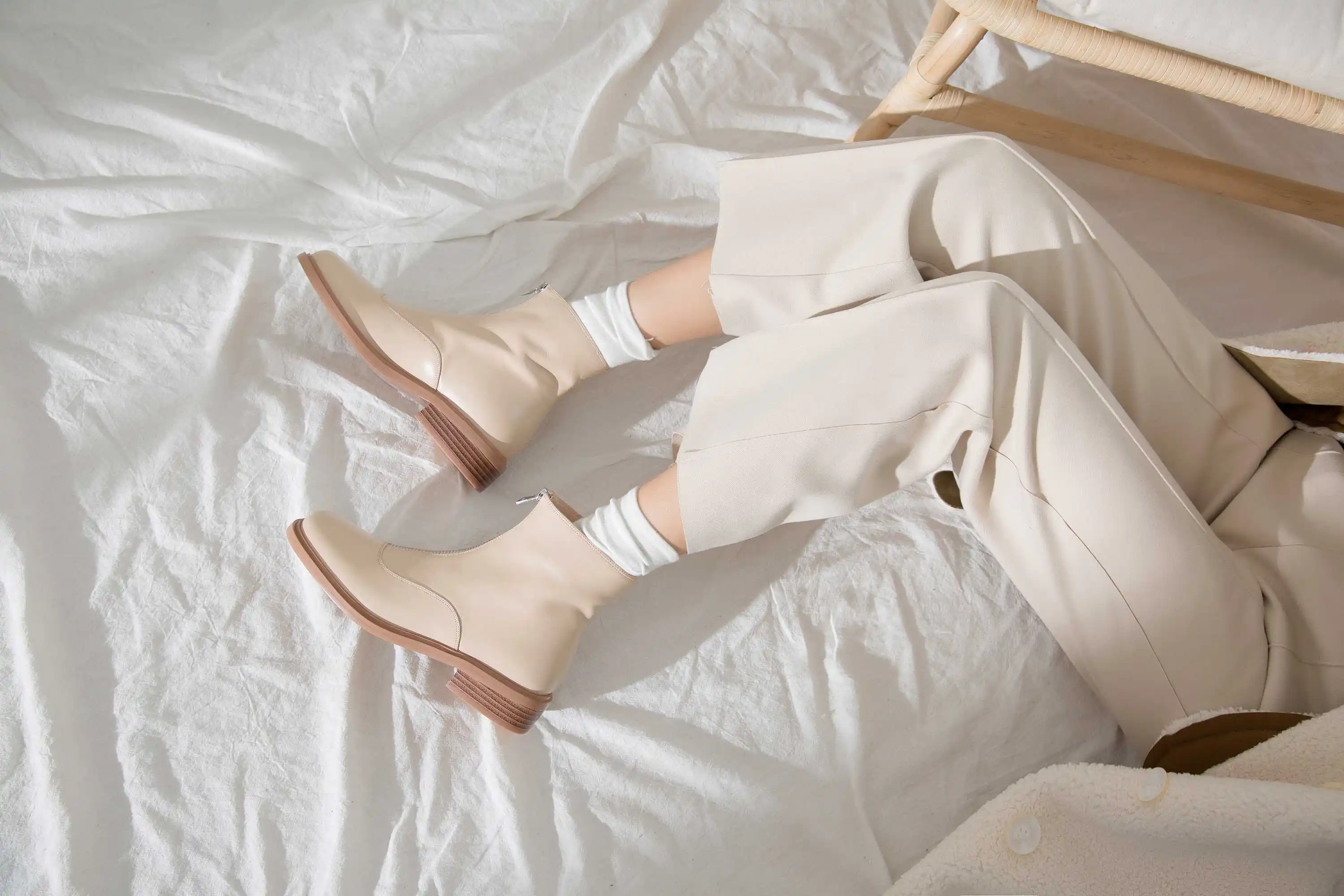 krazing pot winter warm leisure simple style genuine leather solid round toe low heels women fashion Zipper punk ankle boots L00