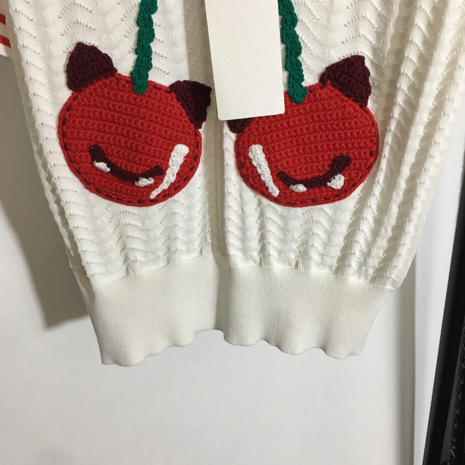 

High Quality Luxury Summer Sexy Women Cherry Hand-embroidered Pearl Color-blocking Lapel Short-sleeved Knit Top