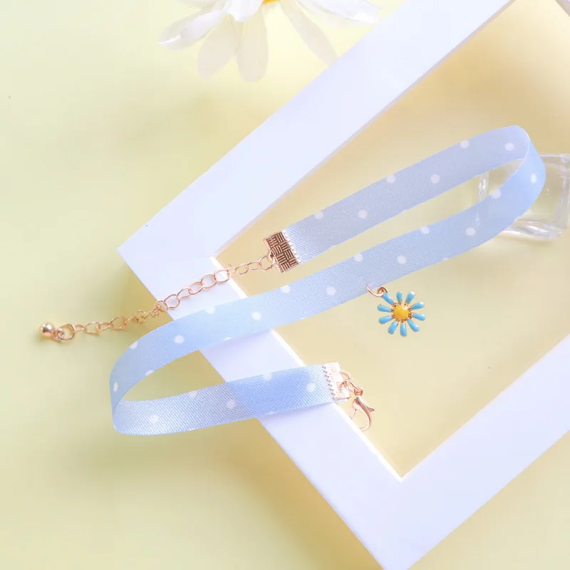 Женское колье-чокер в горошек с подвеской виде цветка | Украшения и аксессуары