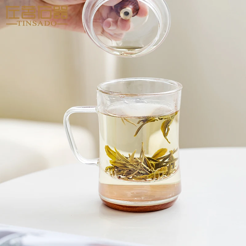 Ручная выдувная термостойкая стеклянная чайная чашка с крышкой и инфузером 300 мл