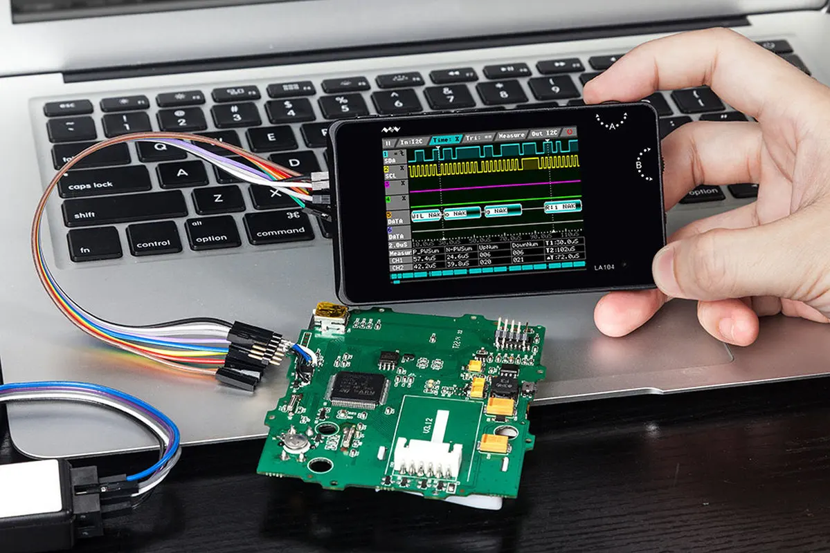 

Digital Logic Analyzer LA104 USB Mini 4 Channels 100MHz Max Sampling Rate Built In 8MB Flash Storage 2.8 Inch Oscilloscope