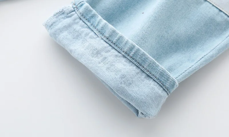 Летние джинсовые штаны для мальчиков корейские шорты маленьких с надписью