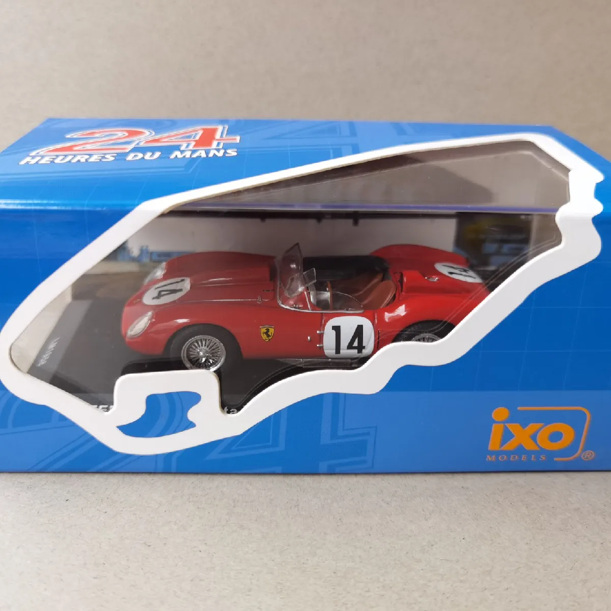 

IXO 1/43 FERRARI 250 testa rossa #14 WINNER LE MANS 1958 gendebien p.HILL Limited collection of die casting alloy trolley model