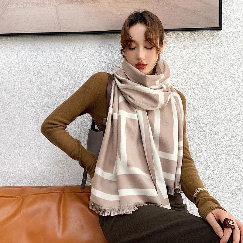 

New style Lady Autumn wool Beach towel Fashion Thickened Cashmere two-sided scarf winter popular stripe print warmth soft Shawls