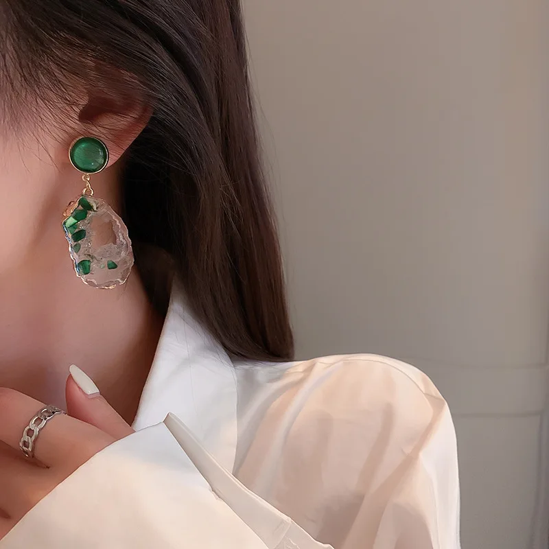 

U-Magical Fashion Clear Hollow Green Arcylic Dangle Earring for Women Asymmetric Oval Geometric Irregular Earrings Jewelry