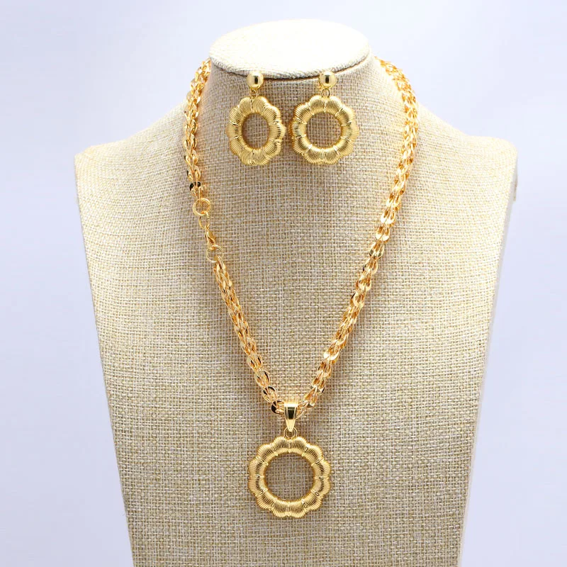 Комплект из колье и серёг в африканском стиле | Украшения аксессуары