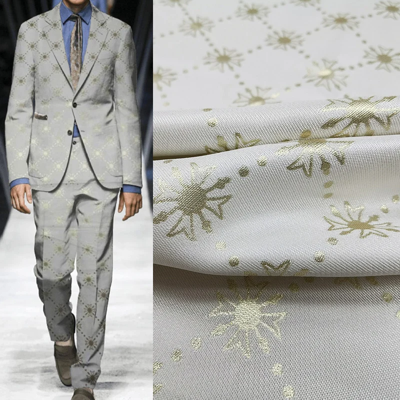 

Жаккардовая ткань для женщин и мужчин, 100x145 см, из полиэстера, с золотистой проволокой, с цветами, осенне-зимнее платье, юбка, пальто, костюм, т...