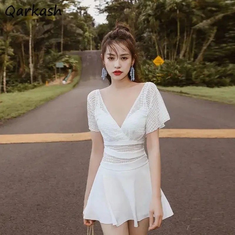 

Накидка женская летняя с V-образным вырезом и коротким рукавом