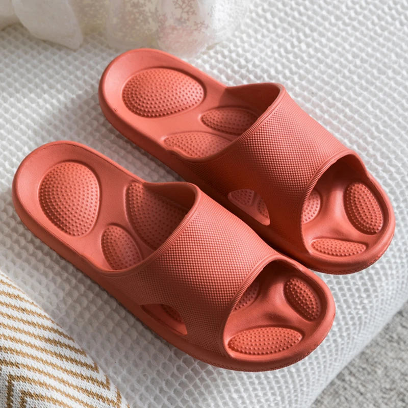 

Couple Summer Slippers Be At Home Indoor Massage Slippers Non-Slip Soft Bottom Bathroom Slippers Fashion Women Beach Slippers