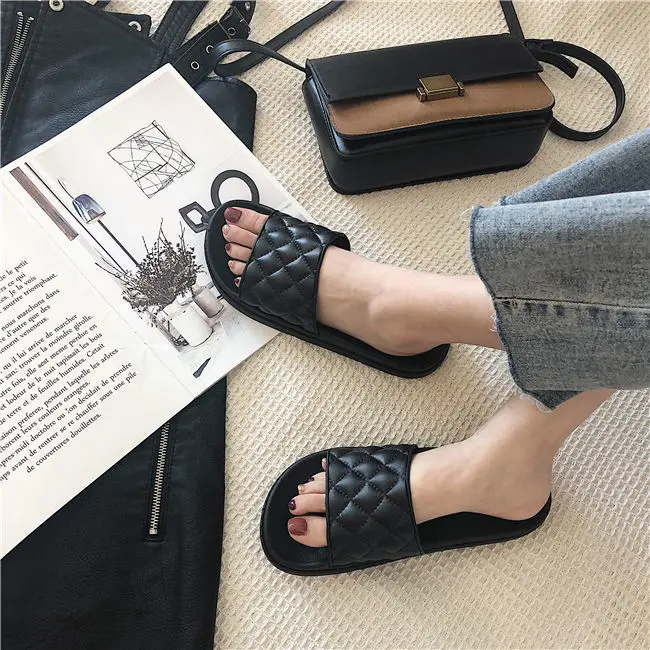 

Comfortable unique slippers female summer student fashion outdoor simple diamond thick bottom home antislip sandal slippers drag