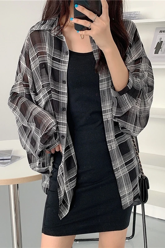 

Summer fat mm large Plaid Shirt women's sunscreen top 2021 new loose thin coat ice silk sunscreen clothing