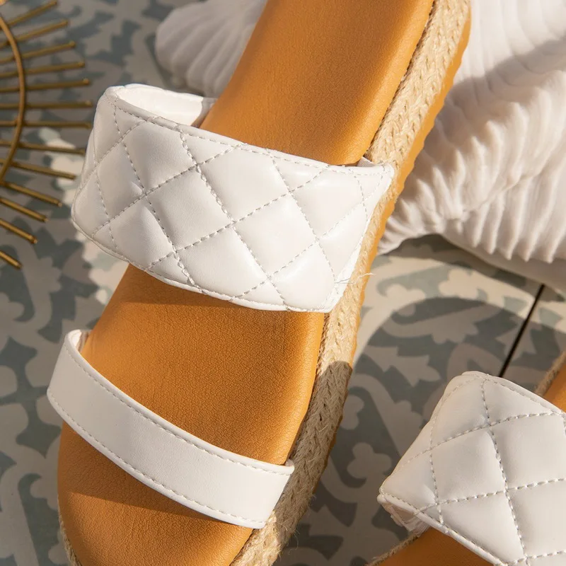 

Women Flat Slippers Ladies Slip On PU Leather Beach Shoes Woman Summer Casual Pleated Slipper Female Fashion Footwear Hot
