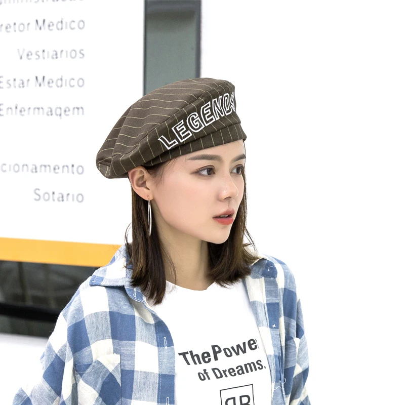 Женский твидовый берет Foux зеленый в полоску с бабочками корейский стиль |