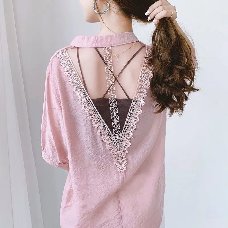 Chemise dos en dentelle pour femmes, chemise ample à manches courtes, col en v, maille, nouveau style, été, 2021