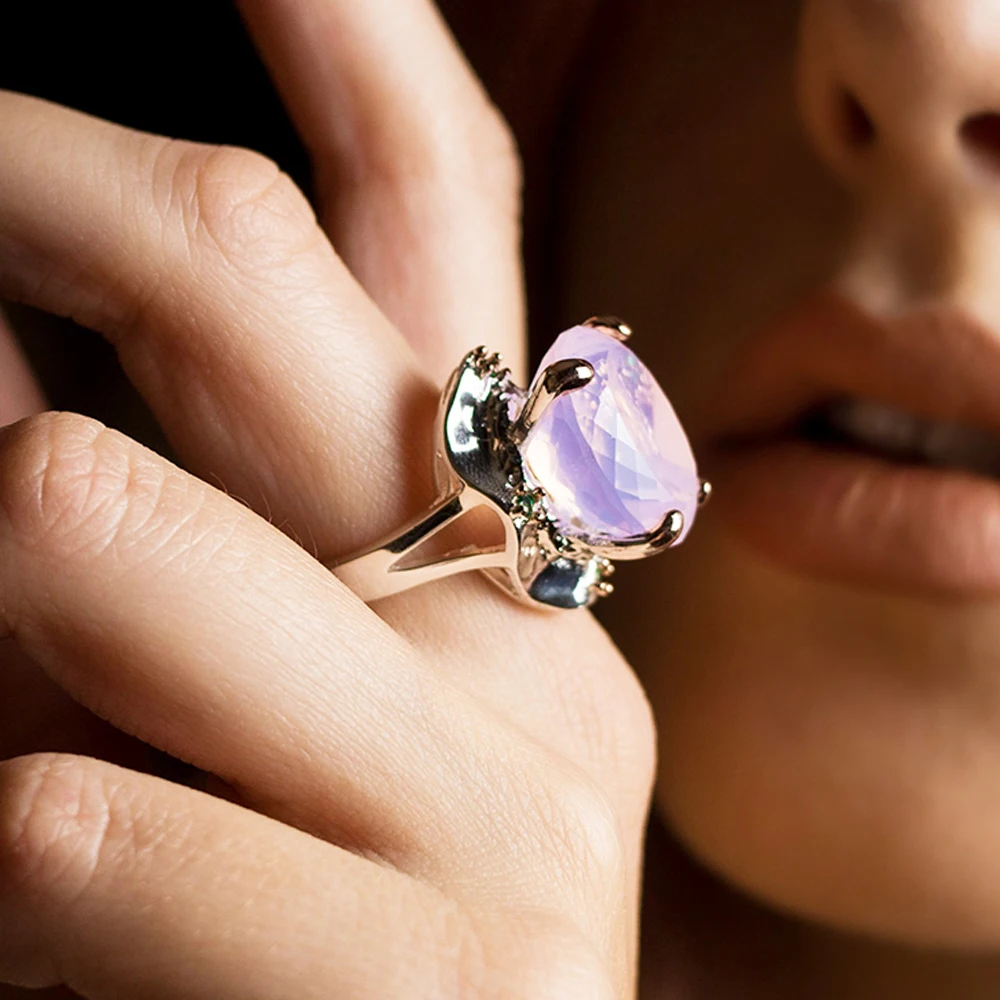 Очаровательное овальное кольцо с розовым цирконием серебряное ювелирное